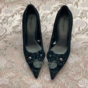 Isaac Mizrahi black suede pumps with 2.5 heel, worn twice
